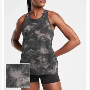 Athleta Ultimate Printed Train Tank Size M